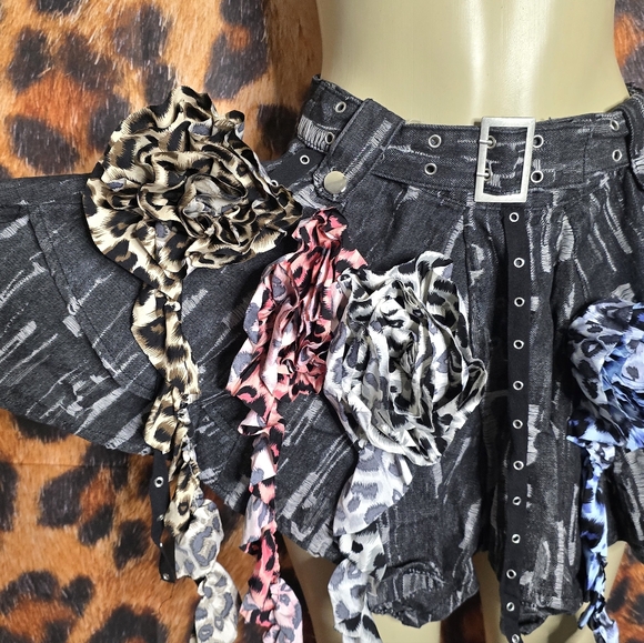 Feeling Wild Mini Skirt - Picture 7 of 12